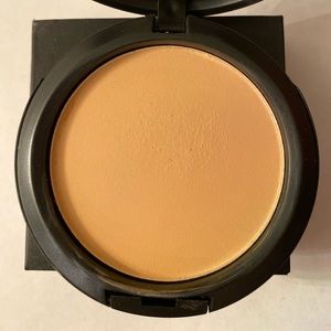 Mac Studio Fix Powder Plus Foundation NC37
